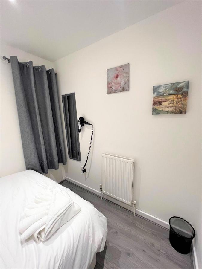 Stepney Green Beds To Stay 24 ลอนดอน ภายนอก รูปภาพ
