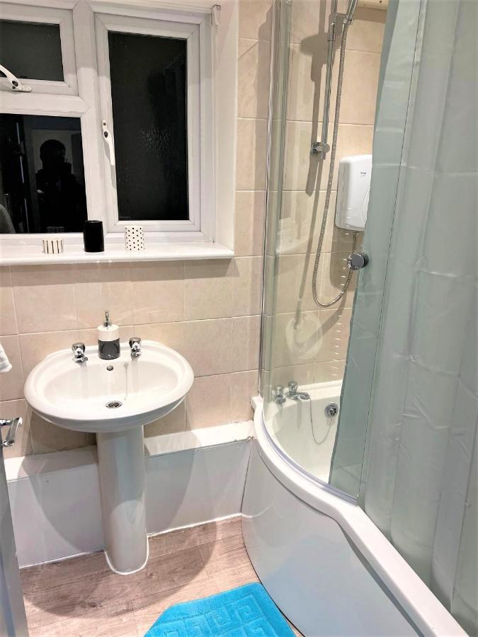 Stepney Green Beds To Stay 24 ลอนดอน ภายนอก รูปภาพ