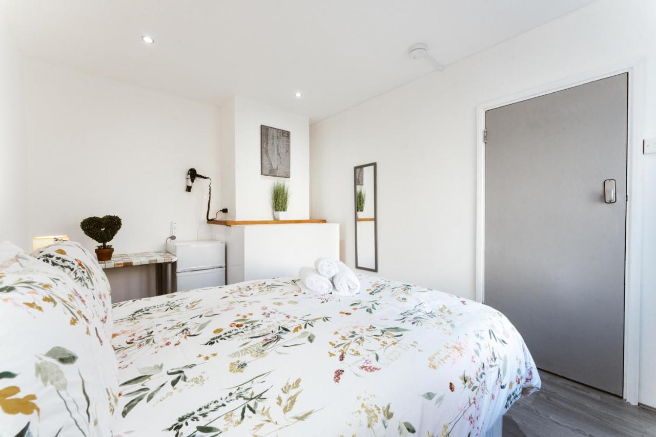Stepney Green Beds To Stay 24 ลอนดอน ภายนอก รูปภาพ