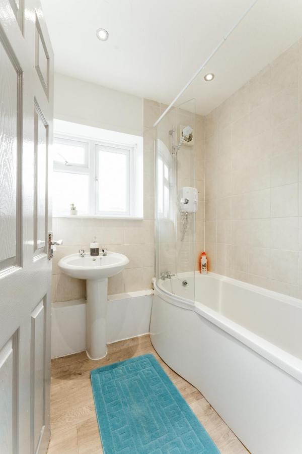 Stepney Green Beds To Stay 24 ลอนดอน ภายนอก รูปภาพ