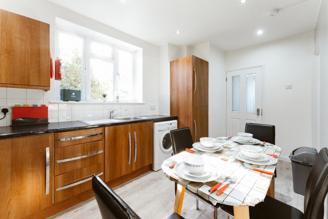 Stepney Green Beds To Stay 24 ลอนดอน ภายนอก รูปภาพ