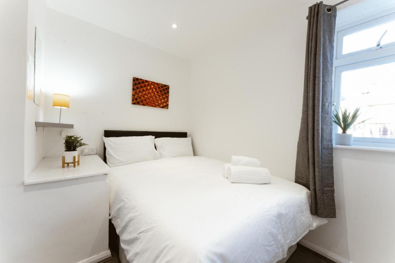 Stepney Green Beds To Stay 24 ลอนดอน ภายนอก รูปภาพ